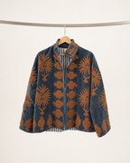 Graue bestickte Samtjacke